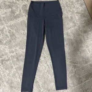 Aritzia TNA butter leggings